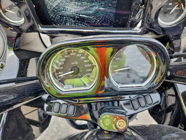 Harley-Davidson Fltrxst Image 9