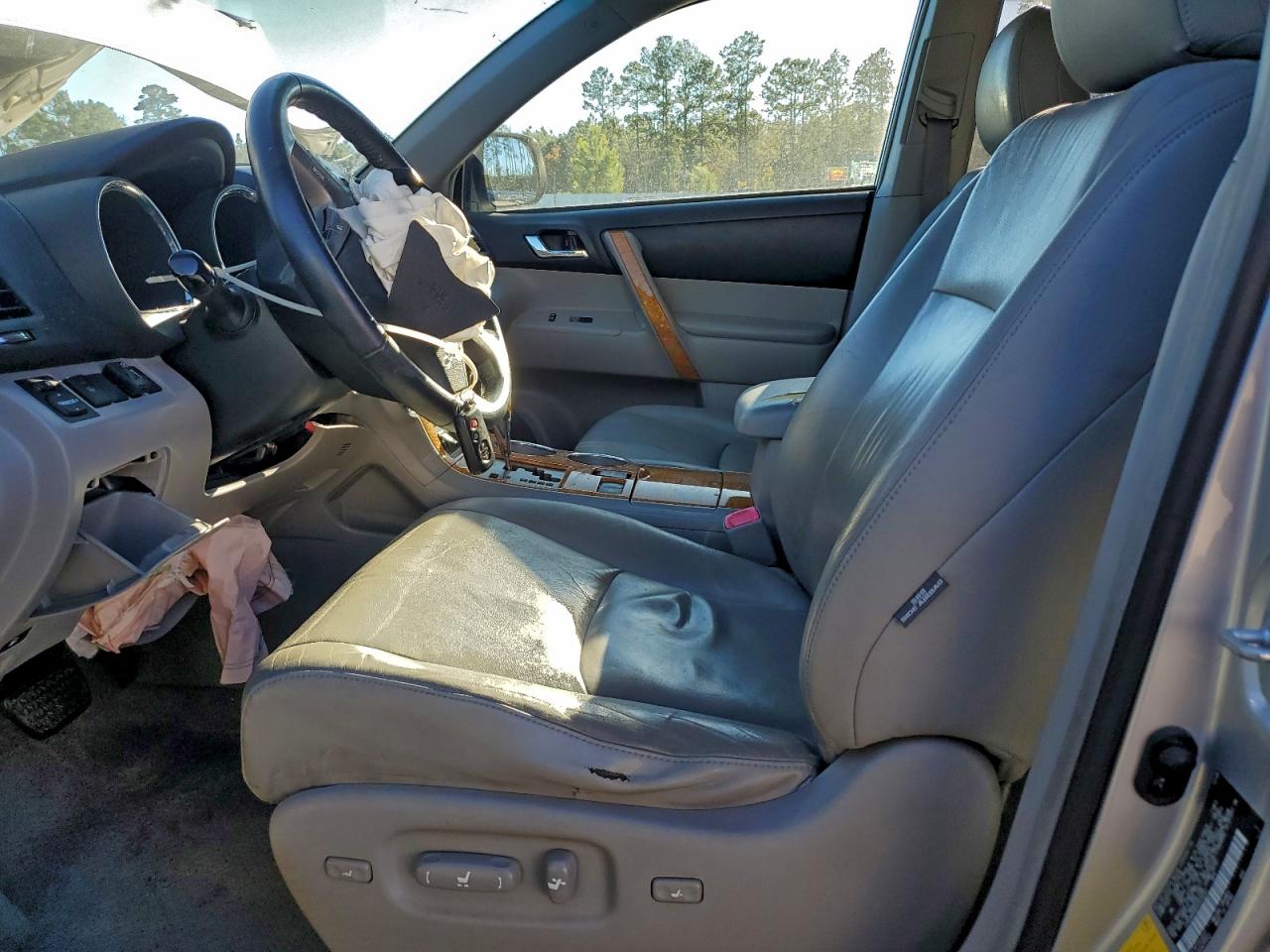 Toyota Highlander Hybrid Limited Image 10