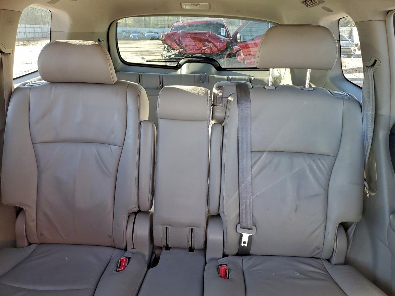 Toyota Highlander Hybrid Limited Image 2