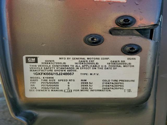 GMC Yukon Denali Image 10