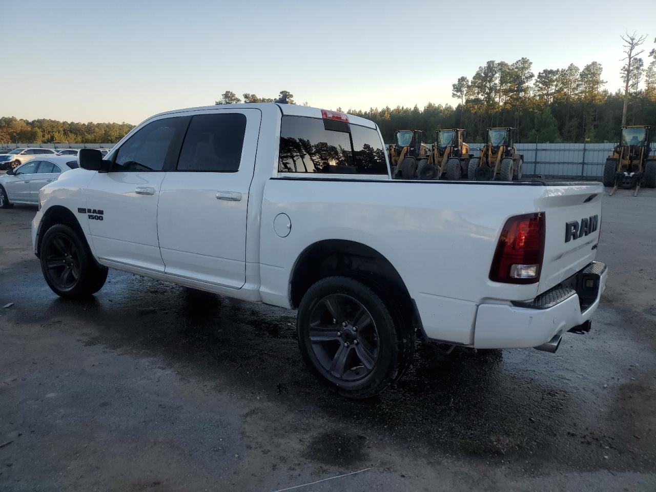 Ram 1500 Sport Image 3