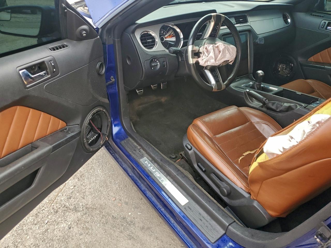 Ford Mustang Image 3