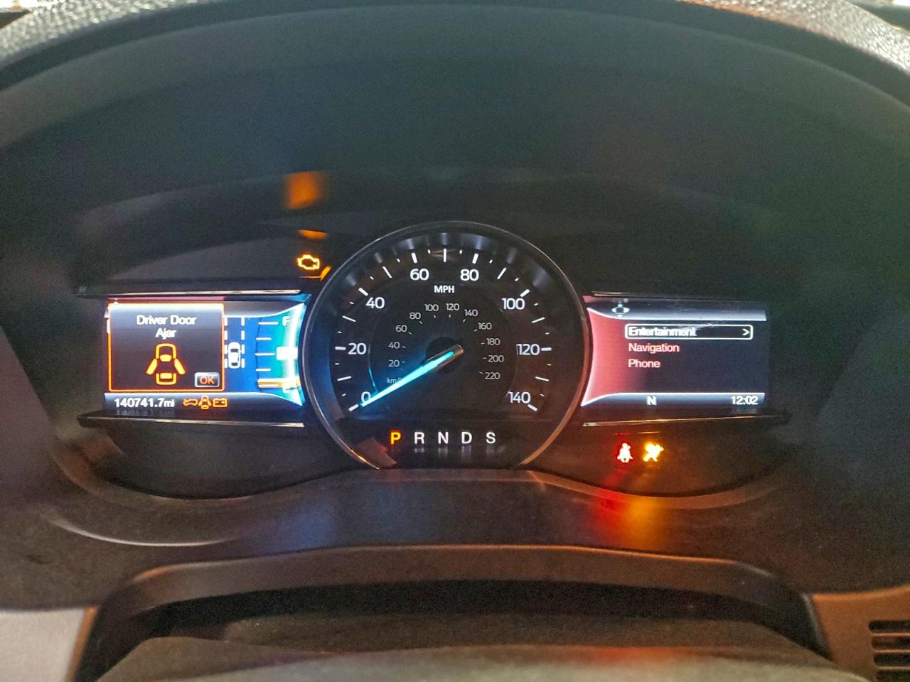 Ford Explorer Limited Image 10