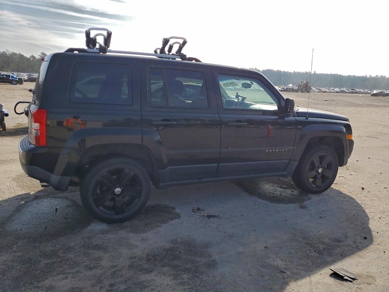 Jeep Patriot Latitude Image 10