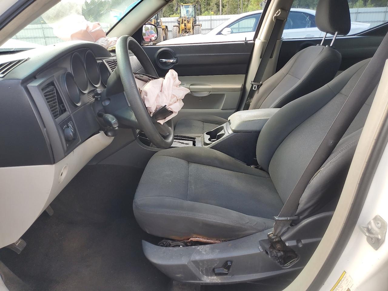 Dodge Charger Se Image 5