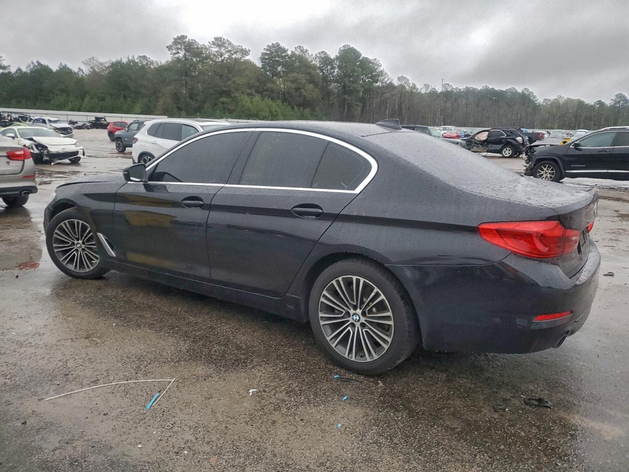 BMW 5 Series I Image 2