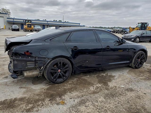 Jaguar XJ Portfolio Image 13