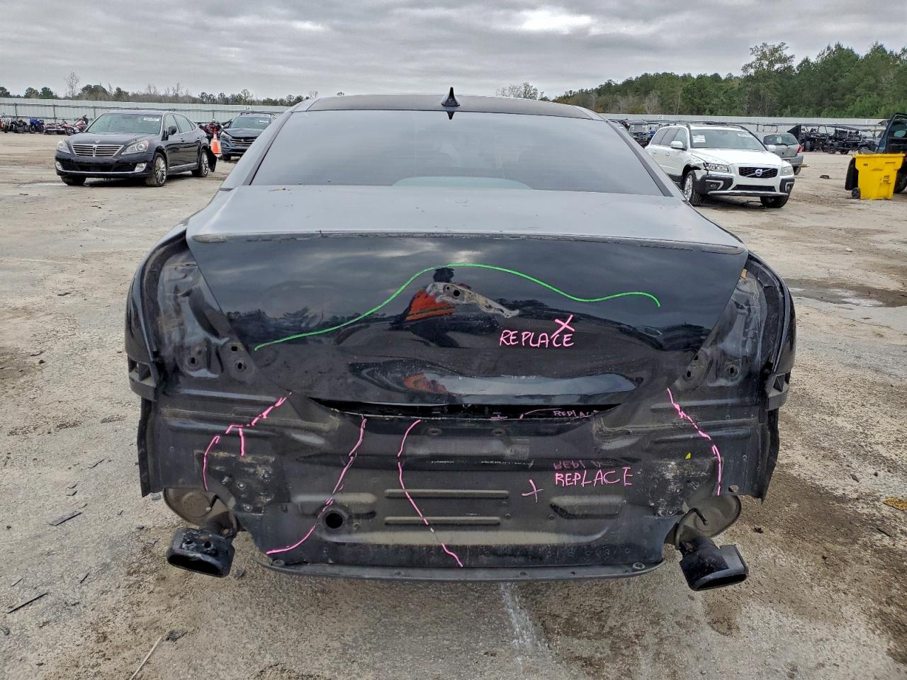 Jaguar XJ Portfolio Image 12