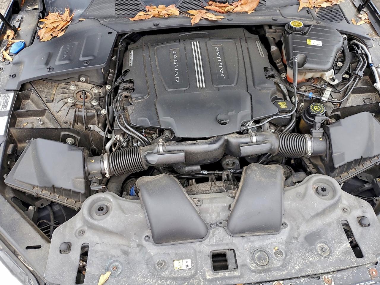 Jaguar XJ Portfolio Image 7