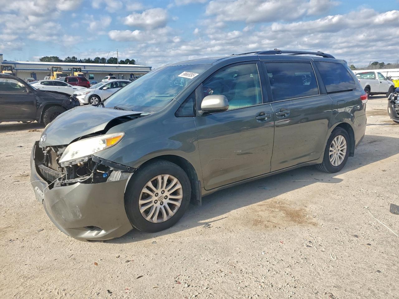 Toyota Sienna Xle Image 1
