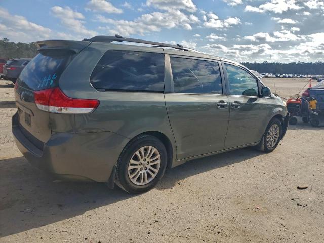 Toyota Sienna Xle Image 4