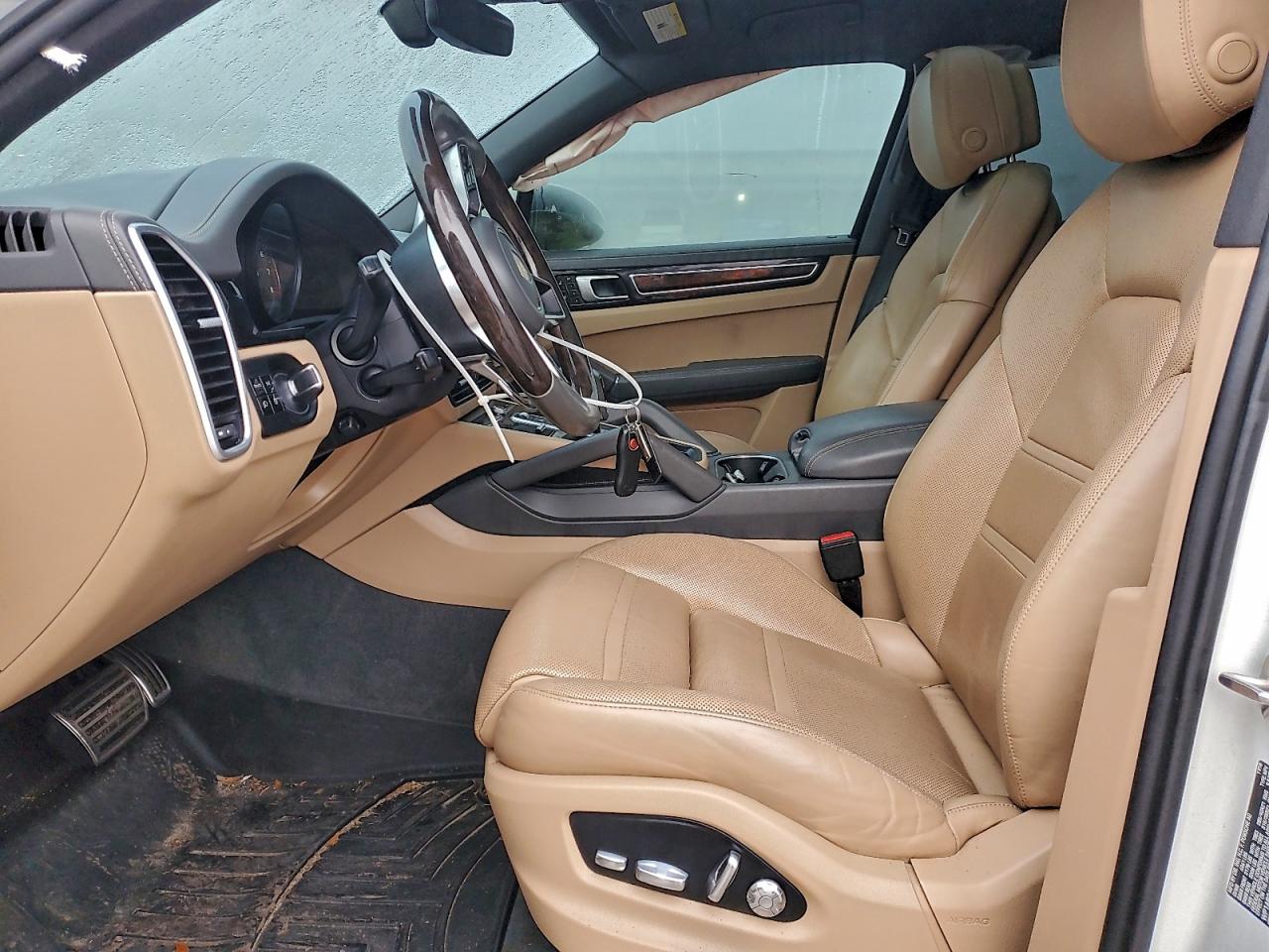 Porsche Cayenne S Image 9