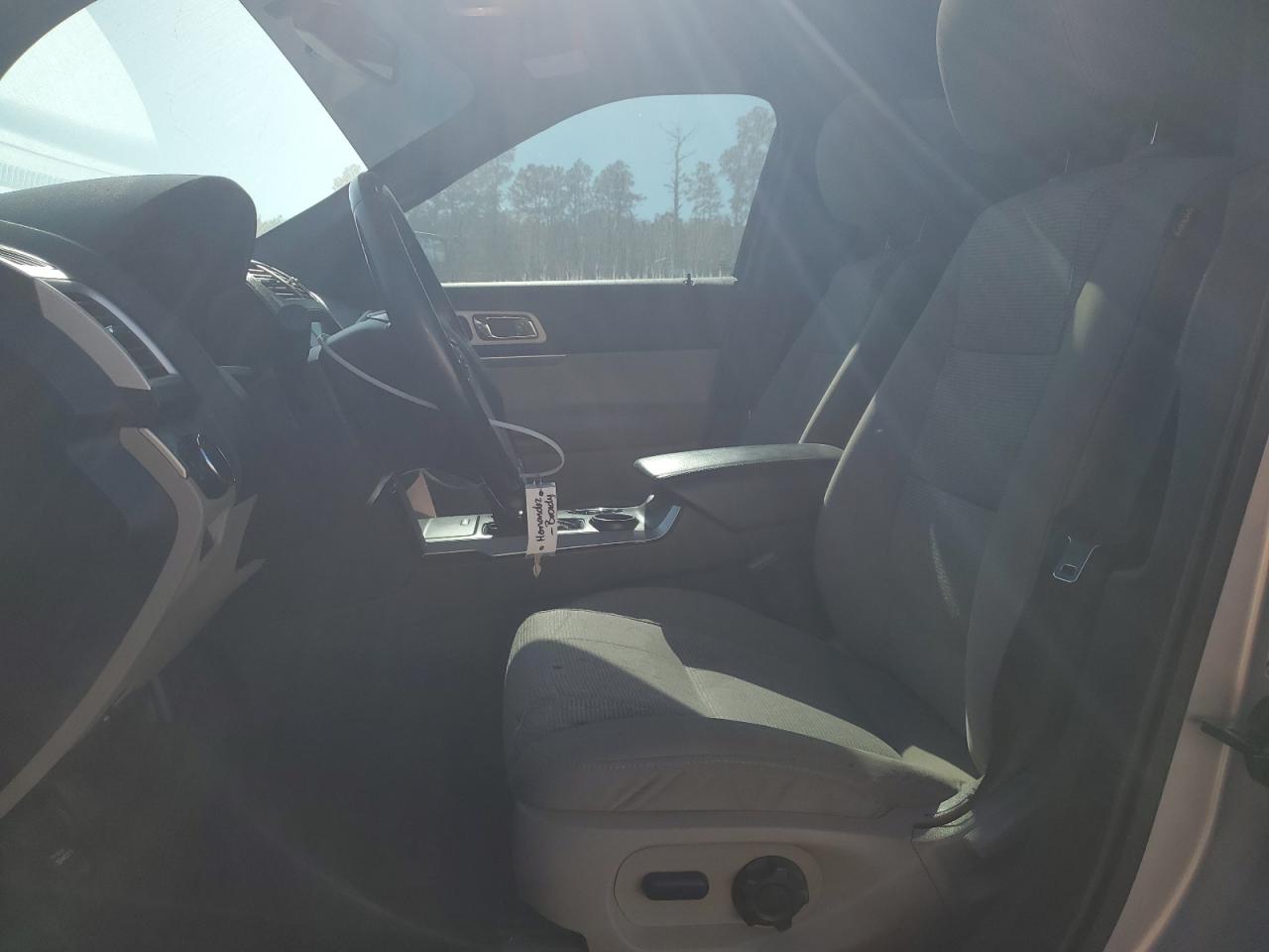 Ford Explorer Xlt Image 10