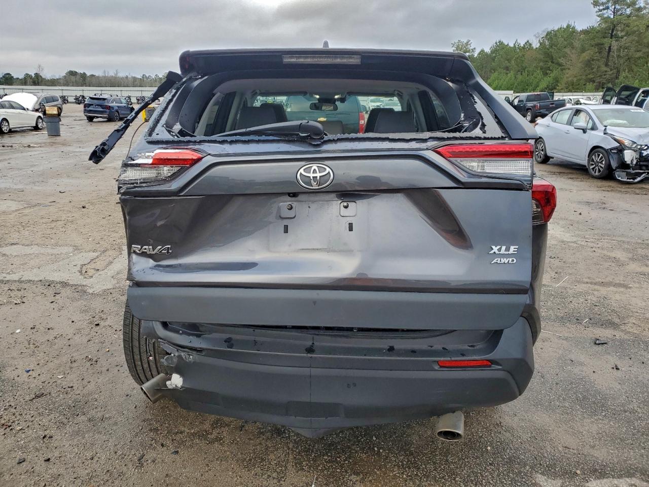 Toyota RAV4 Xle Premium Image 9