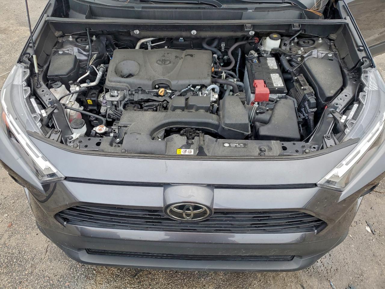 Toyota RAV4 Xle Premium Image 3