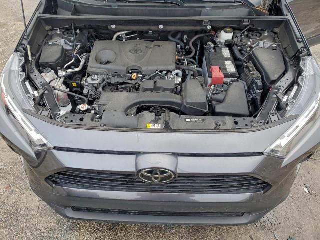 Toyota RAV4 Xle Premium Image 3