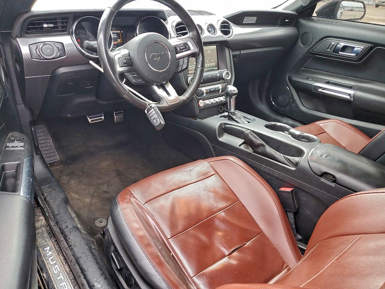 Ford Mustang Image 4