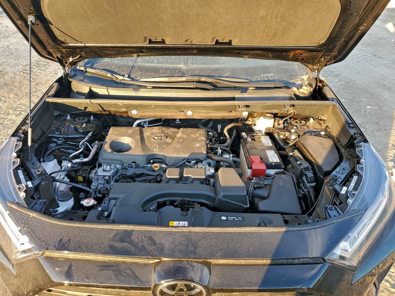 Toyota RAV4 Le Image 13