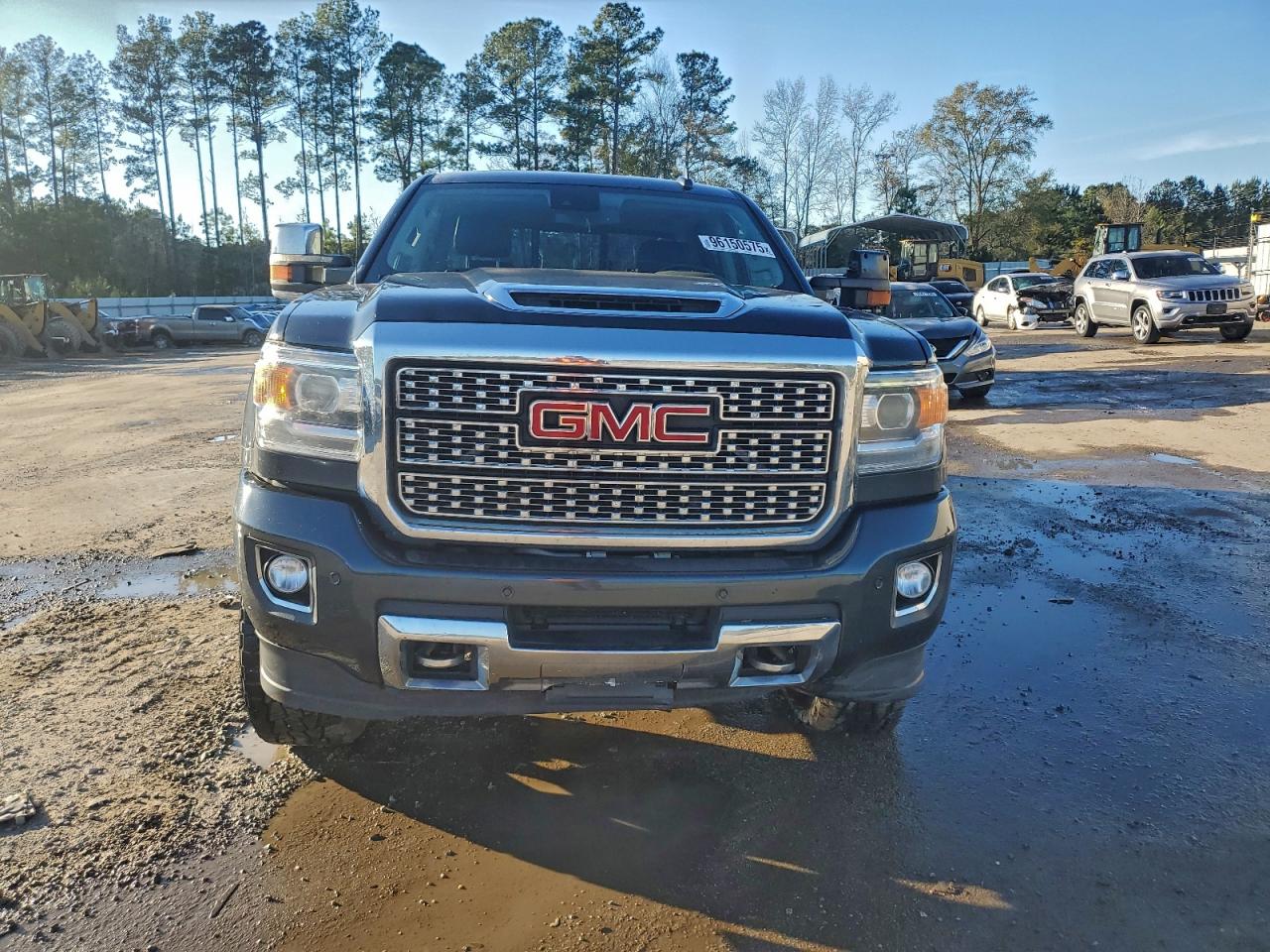 GMC Sierra K2500 Denali Image 5