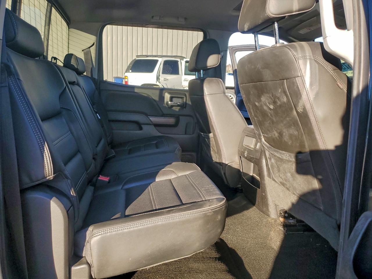 GMC Sierra K2500 Denali Image 4