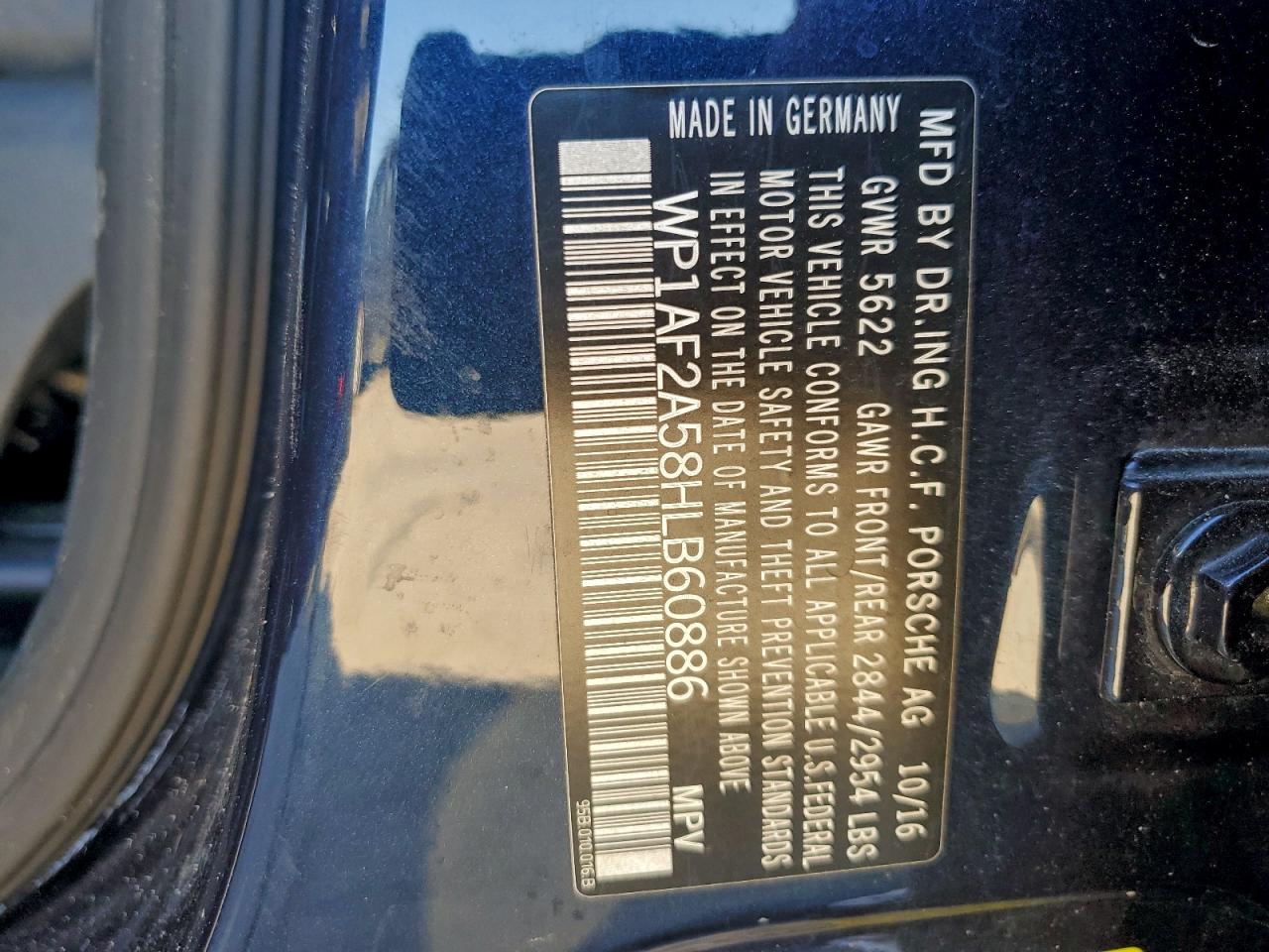 Porsche Macan Turbo Image 10