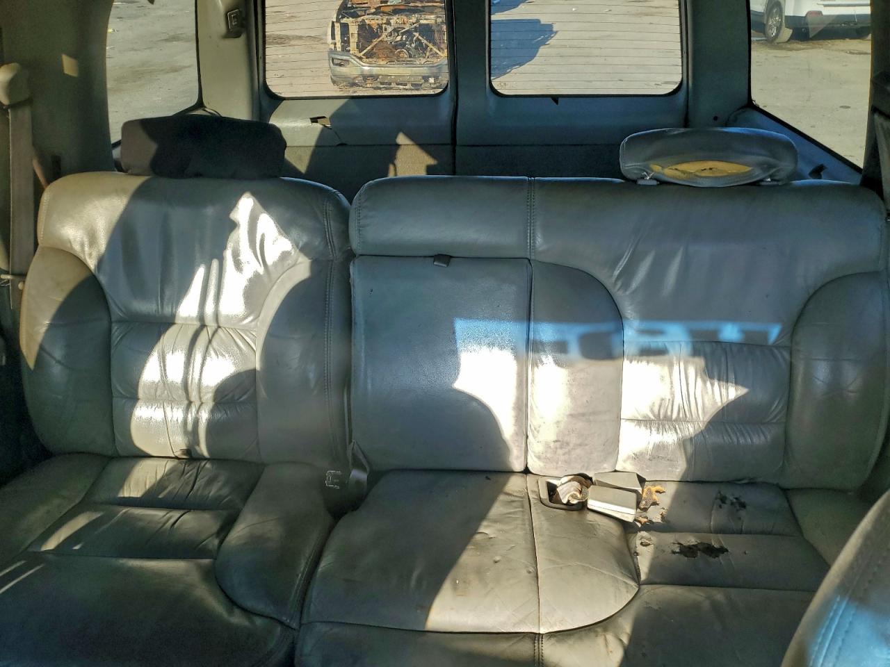 Chevrolet Tahoe C1500 Image 11