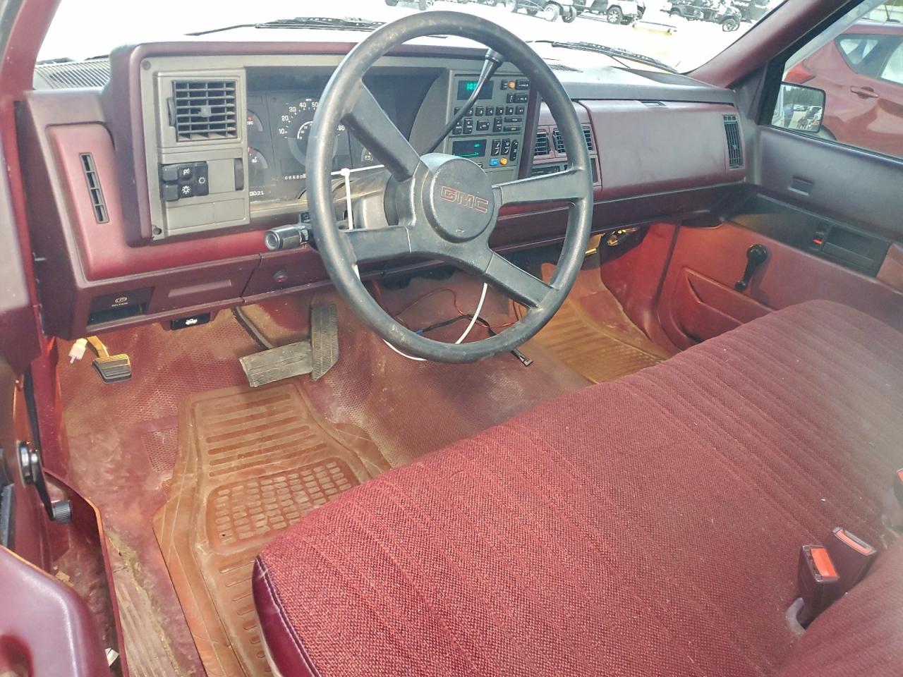 GMC Sierra C1500 Image 4