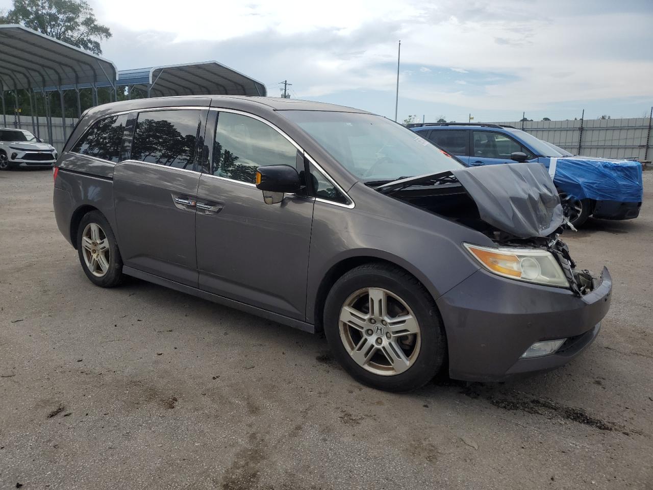 Honda Odyssey Touring Image 3