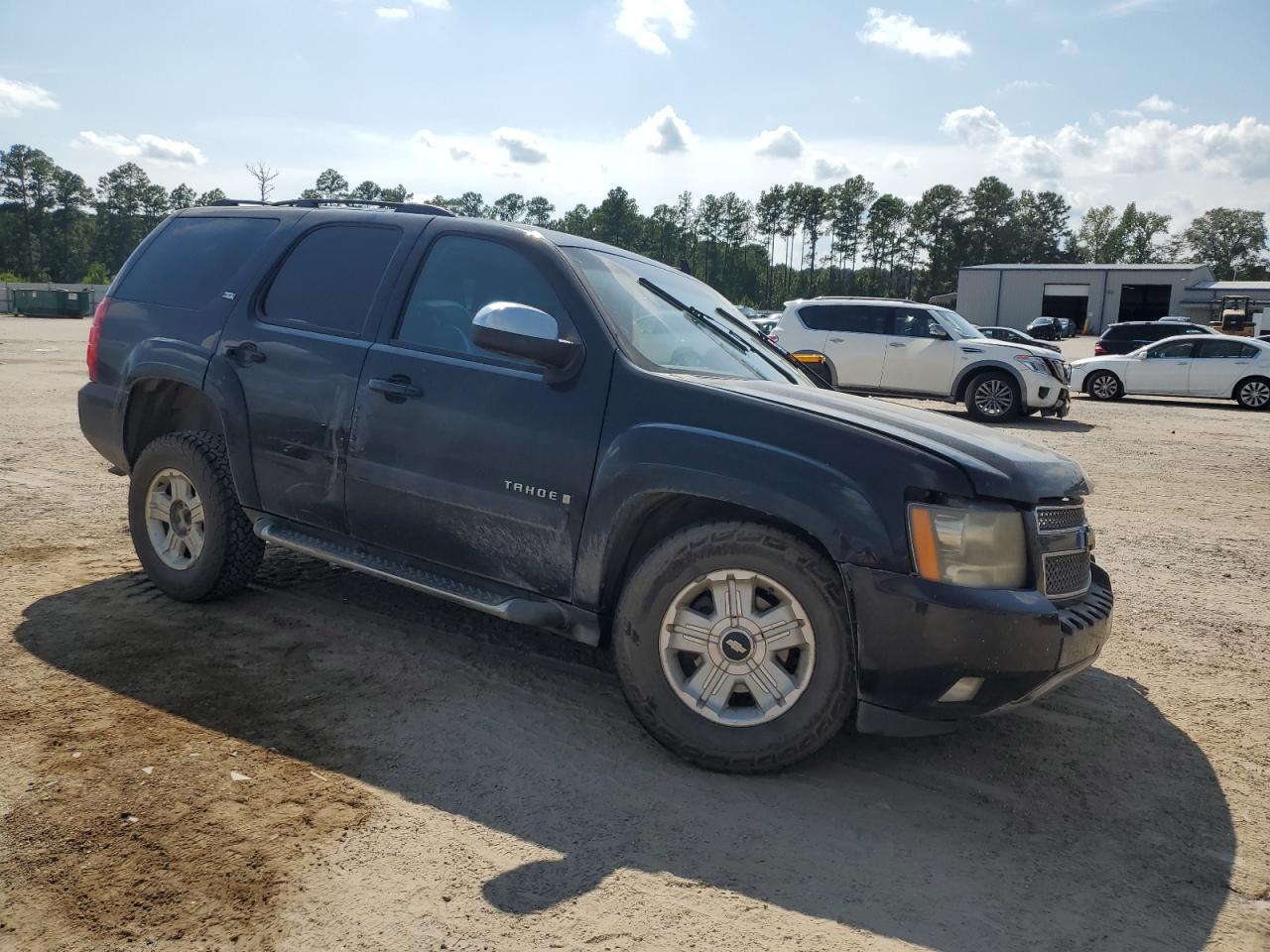 Chevrolet Tahoe K1500 Image 3