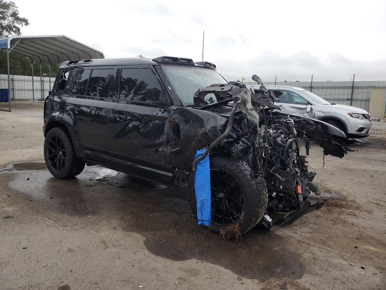 Land Rover Defender 110 Image 12