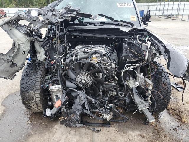 Land Rover Defender 110 Image 8