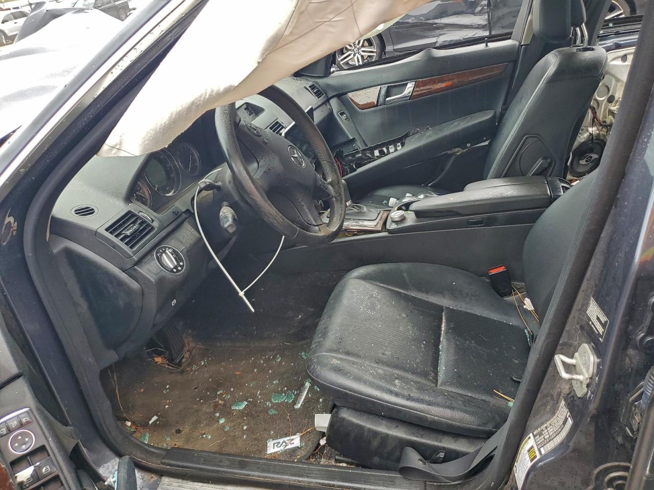 Mercedes-Benz C-Class 300 4matic Image 11