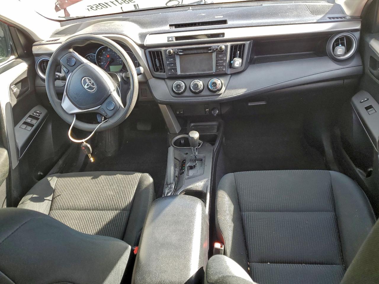 Toyota RAV4 Le Image 3