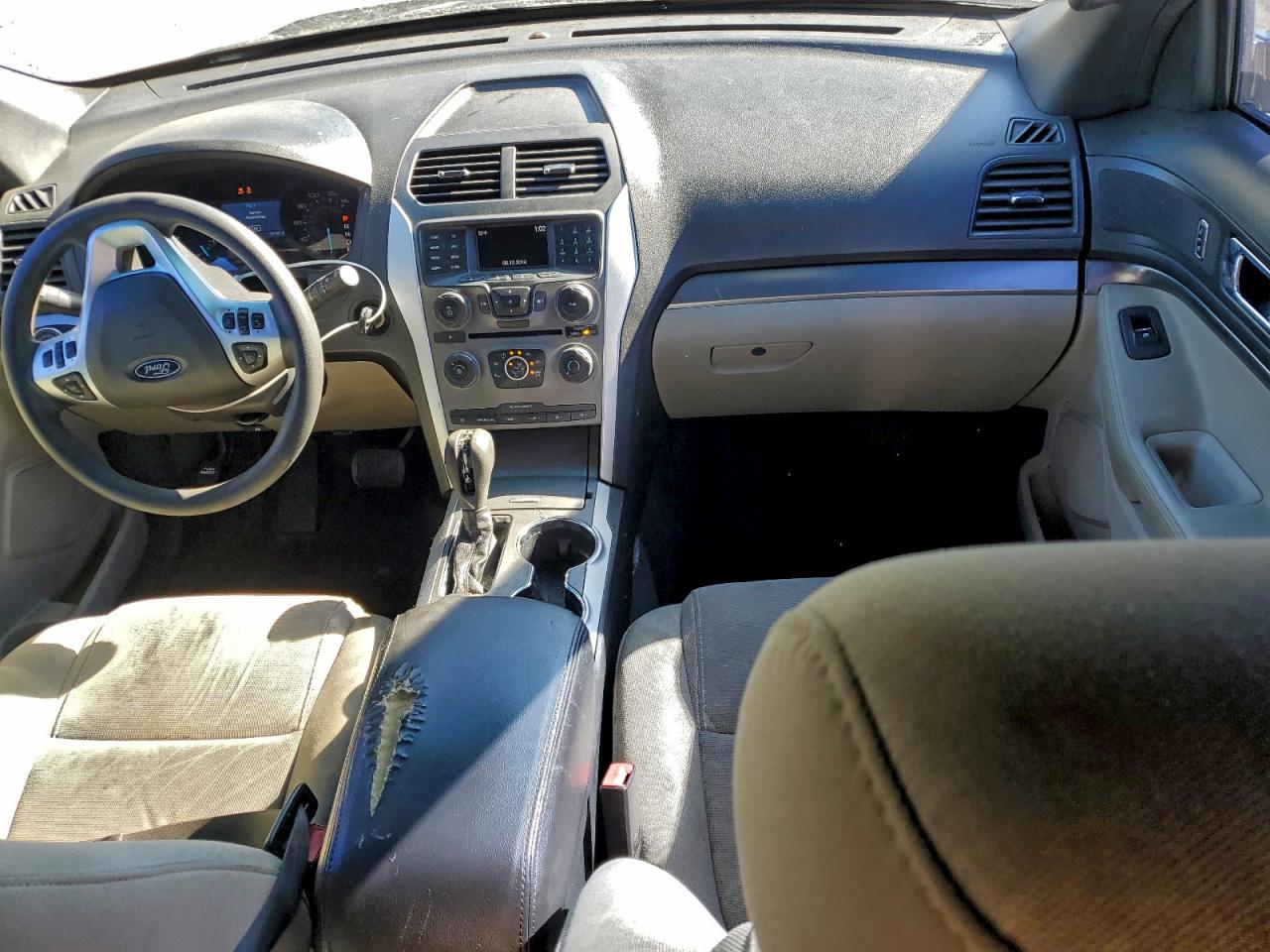 Ford Explorer Image 13