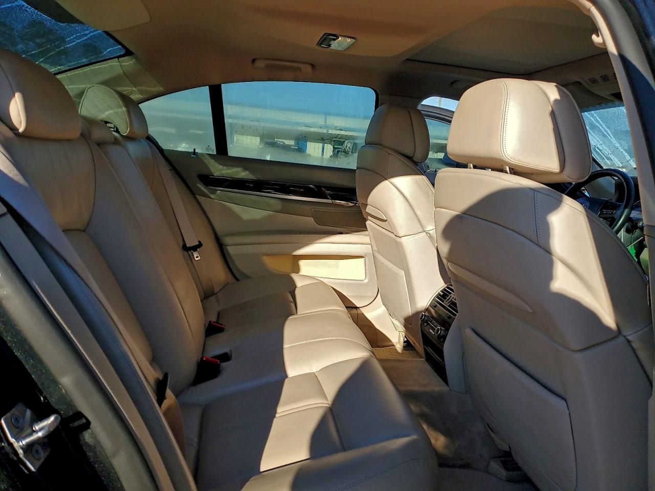 BMW 7 Series I Image 10