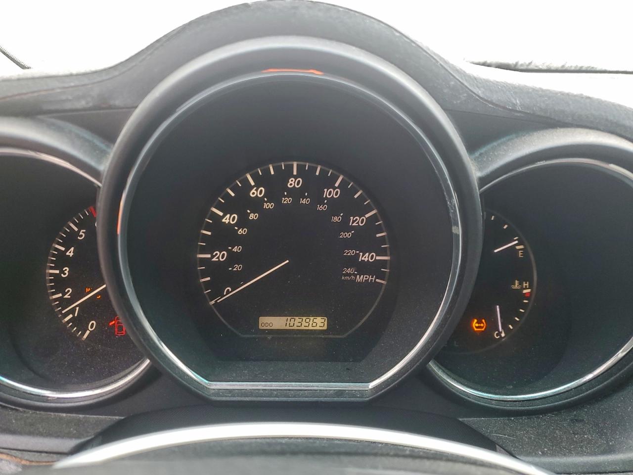 Lexus RX 330 Image 5